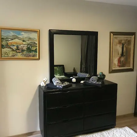 Elena's House דירה